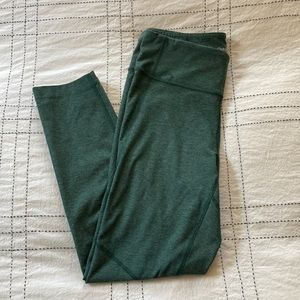 Outdoor Voices • 3/4 leggings